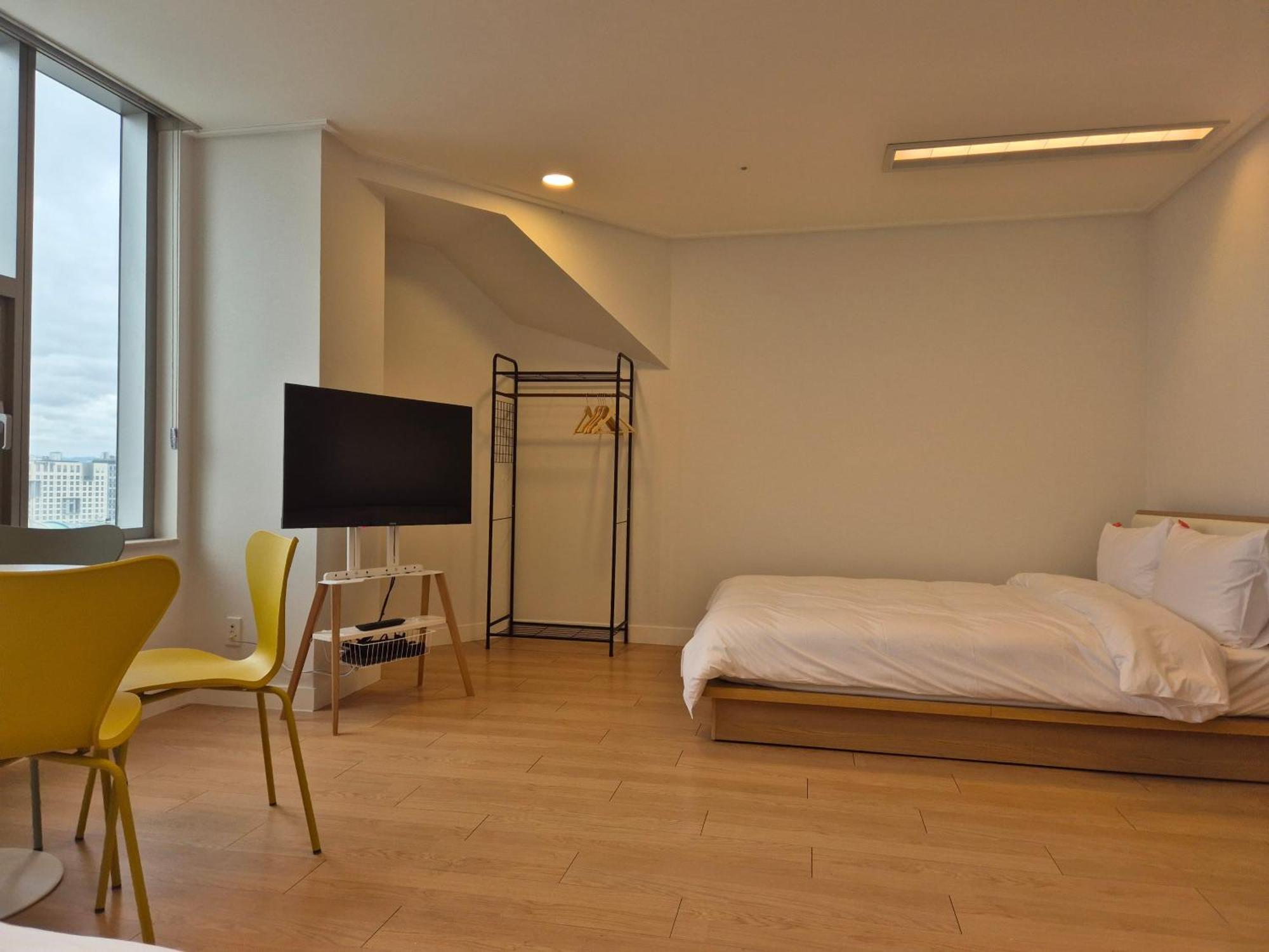 "Grand Opened" Maxtyle Guesthouse Dongdaemun Seúl Habitación foto